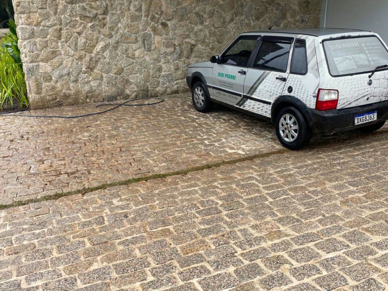 Calçamento de Pedras Paralelepípedo